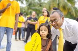 用爱陪伴学生成长,教育工作者的温情使命